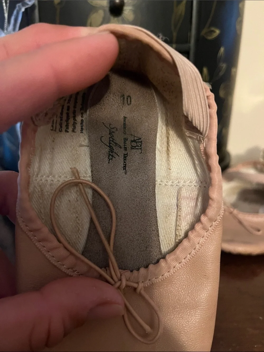 Toddler Ballet Slippers in Light Pink with Elastic Strap